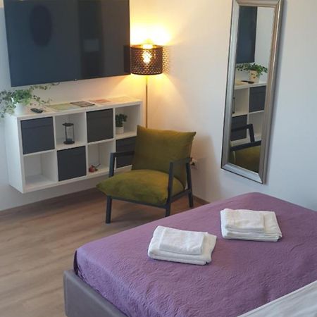Studio Apartment Hana Pula Exteriör bild